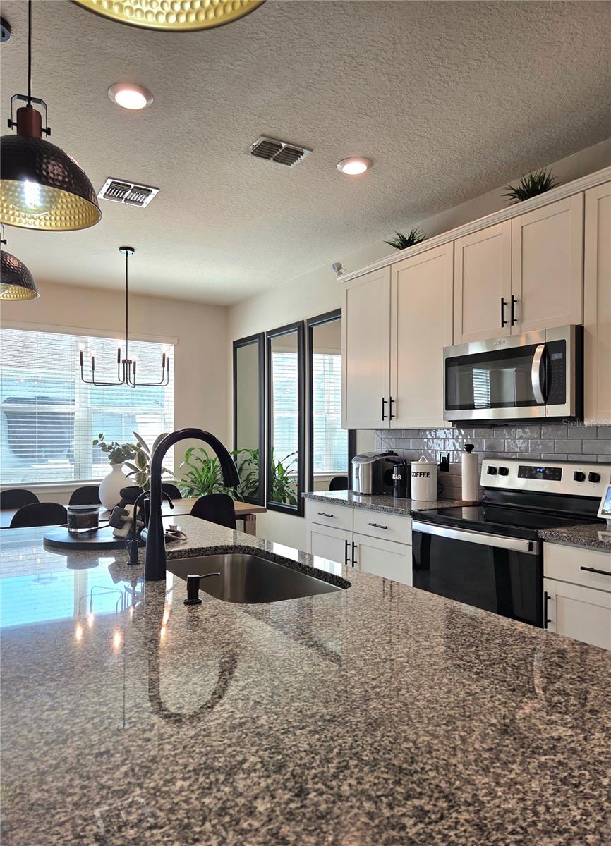 10474 Folly Beach Rd Property Photo 10