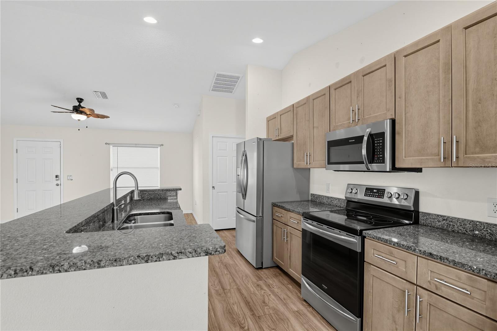 4334 E Maryland St Property Photo 14