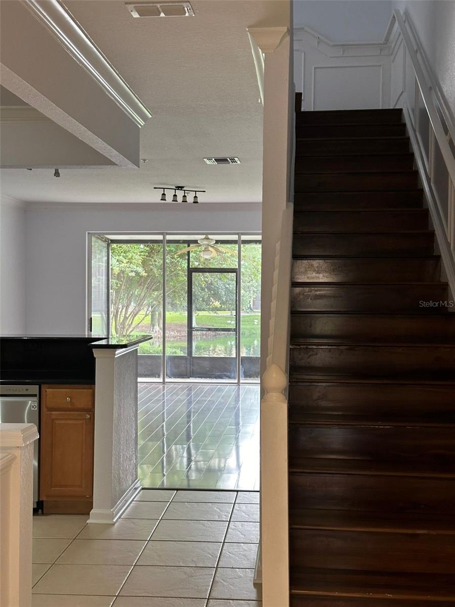 O6446293 Property Photo 2