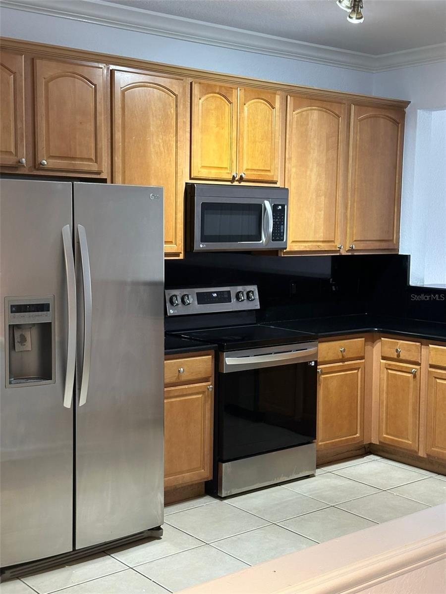 O6446293 Property Photo 4