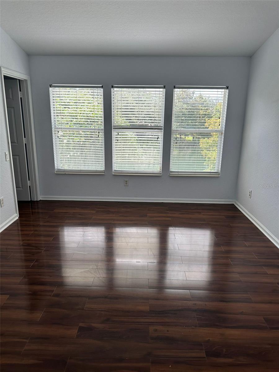 O6446293 Property Photo 9