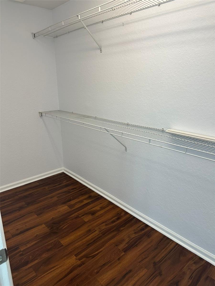 O6446293 Property Photo 10