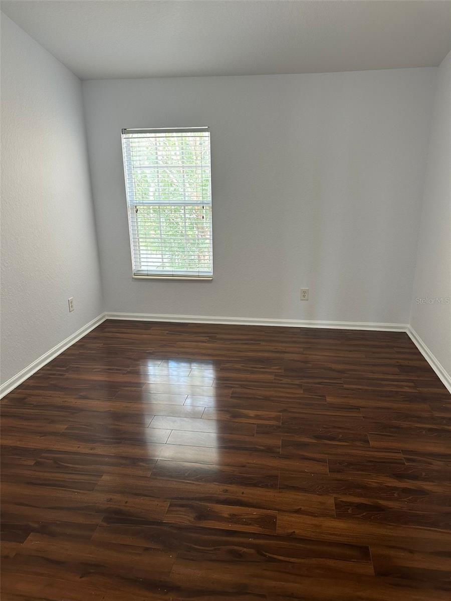 O6446293 Property Photo 15