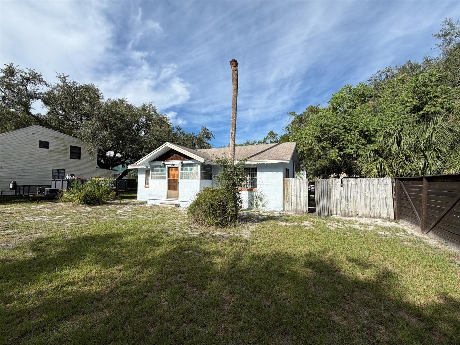 6028 S 2nd St Property Photo 4