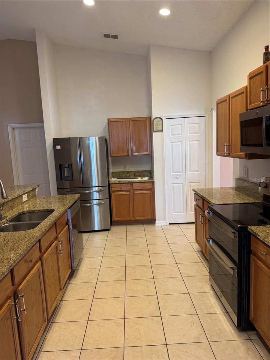 1112 Juniper Hammock Ct Property Photo 7