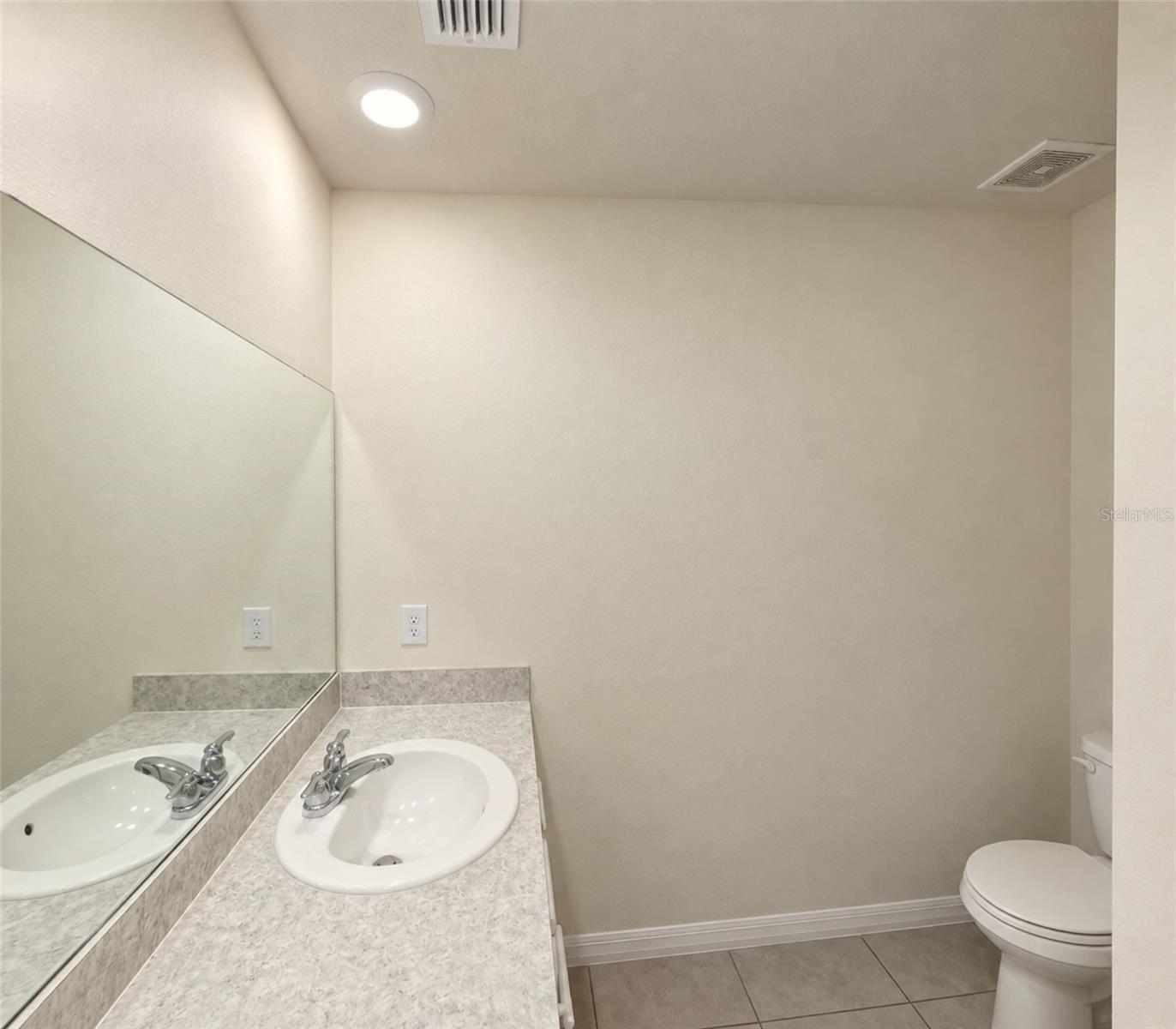 2222 Elmsford Pt Property Photo 11