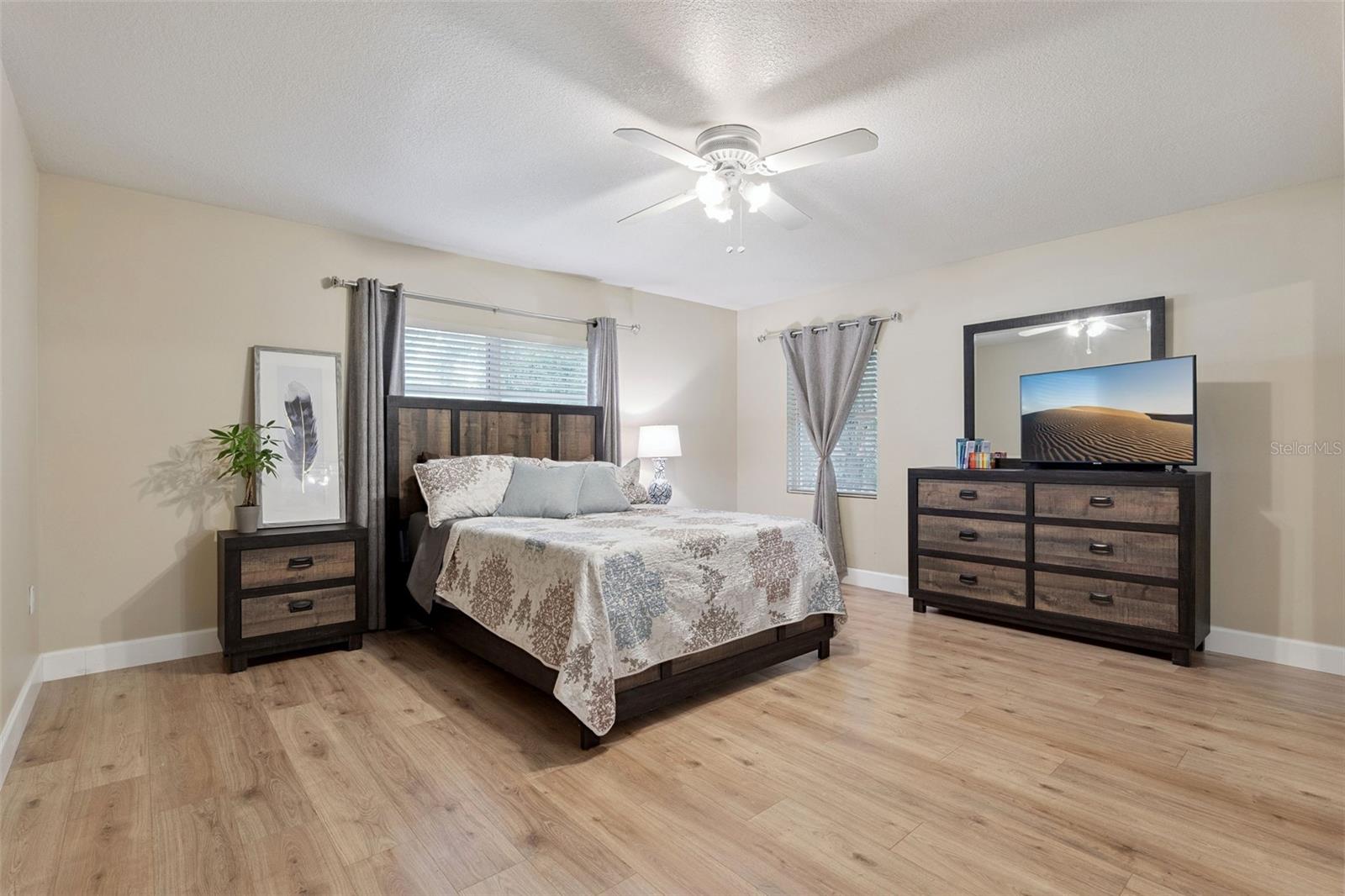 1521 Frances Dr Property Photo 18