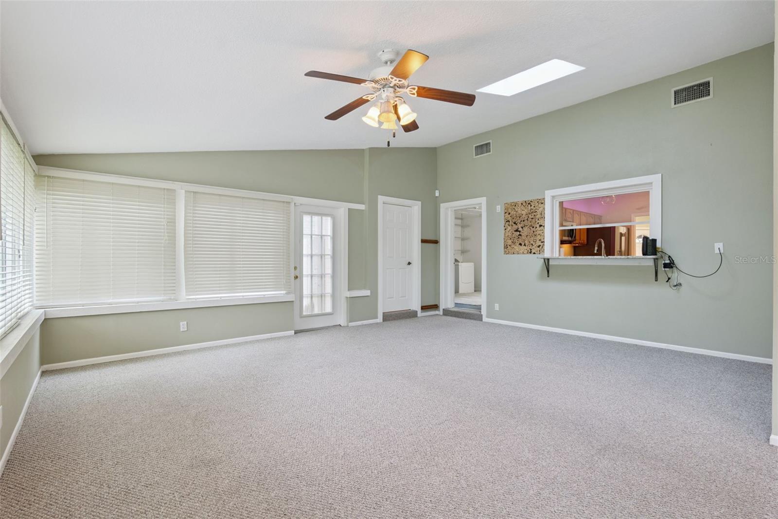 1521 Frances Dr Property Photo 24