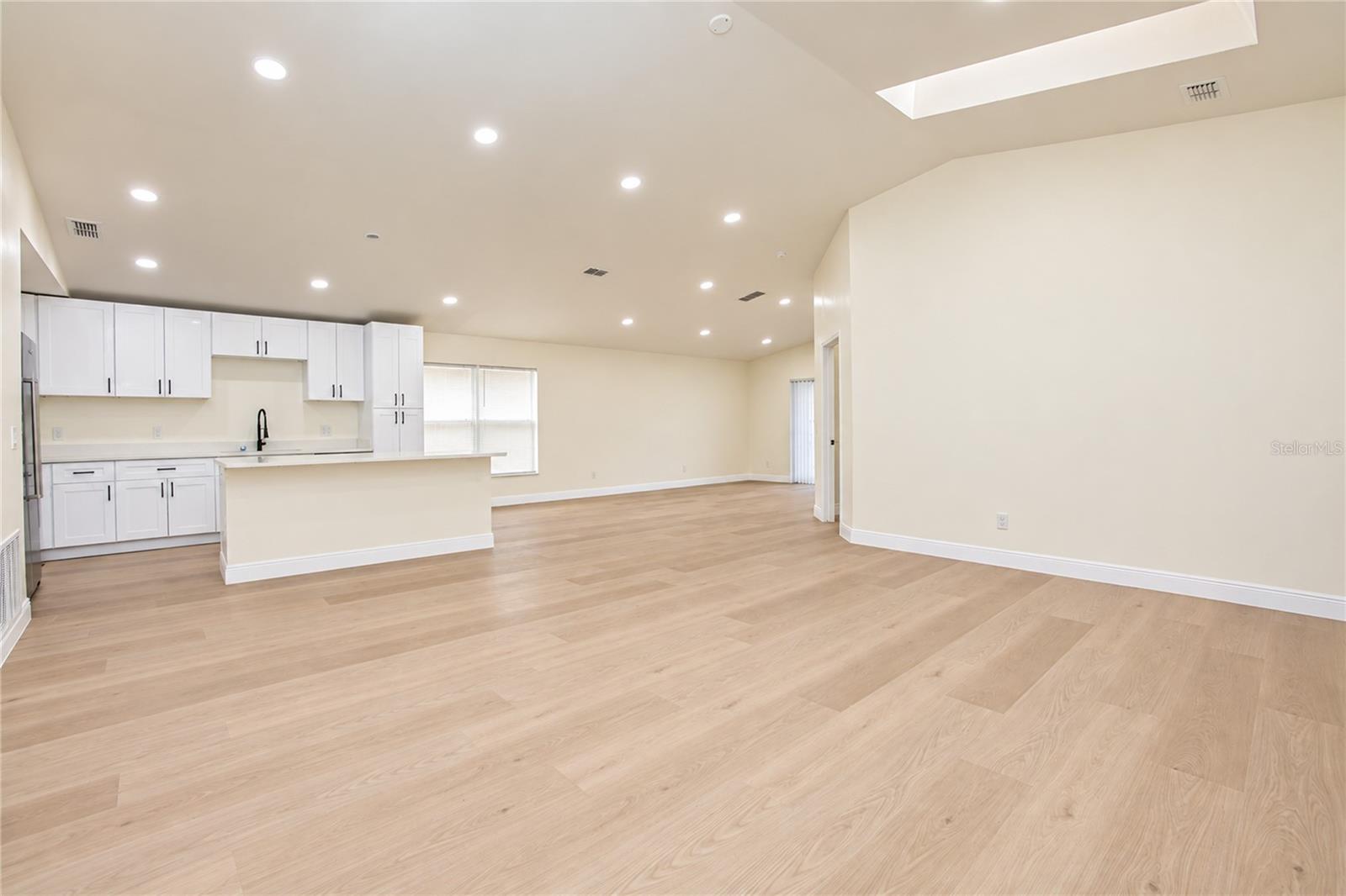 566 Wechsler Cir Property Photo 4