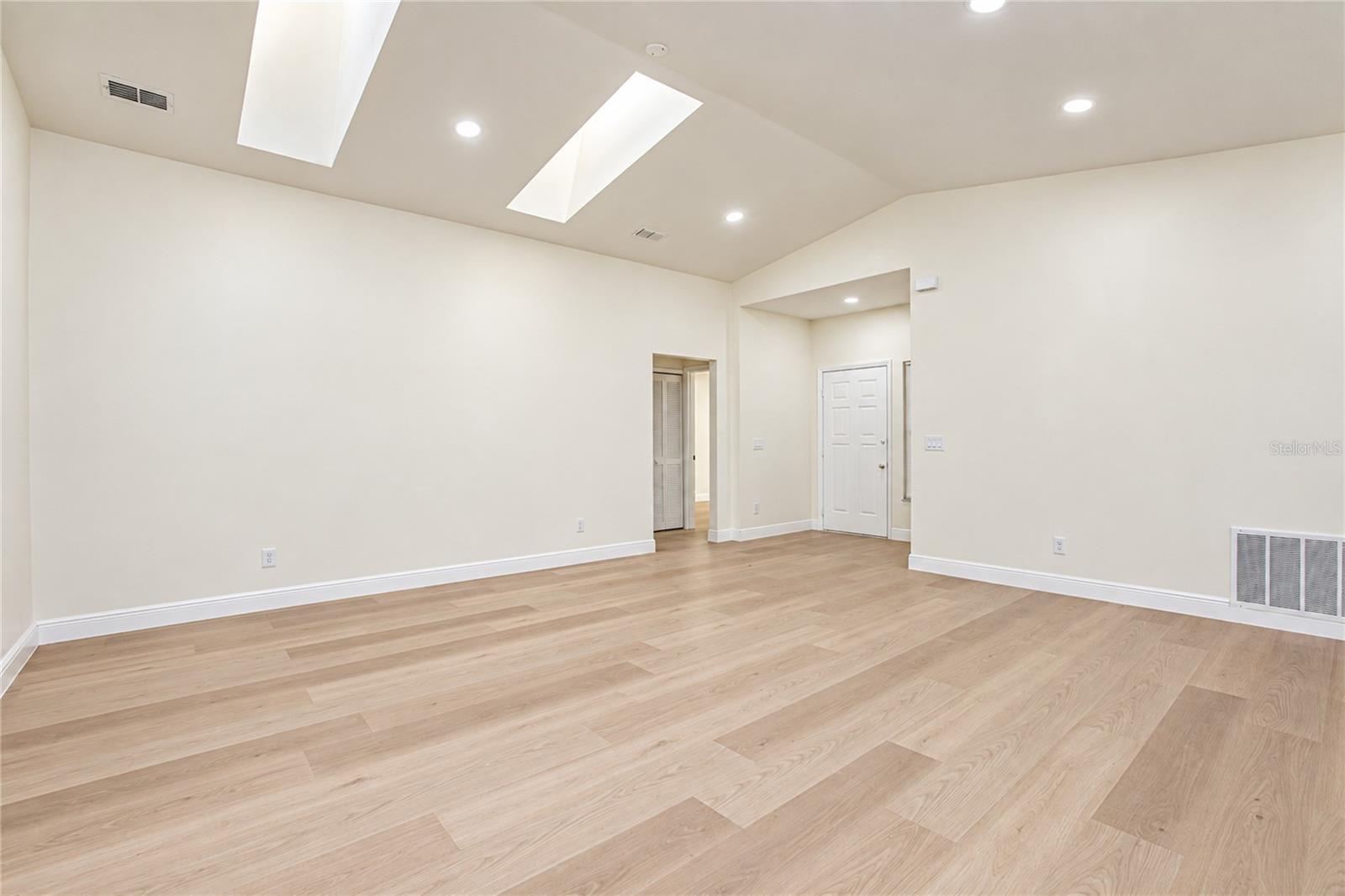 566 Wechsler Cir Property Photo 5