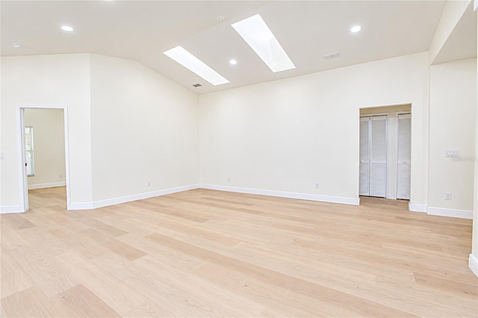 566 Wechsler Cir Property Photo 6