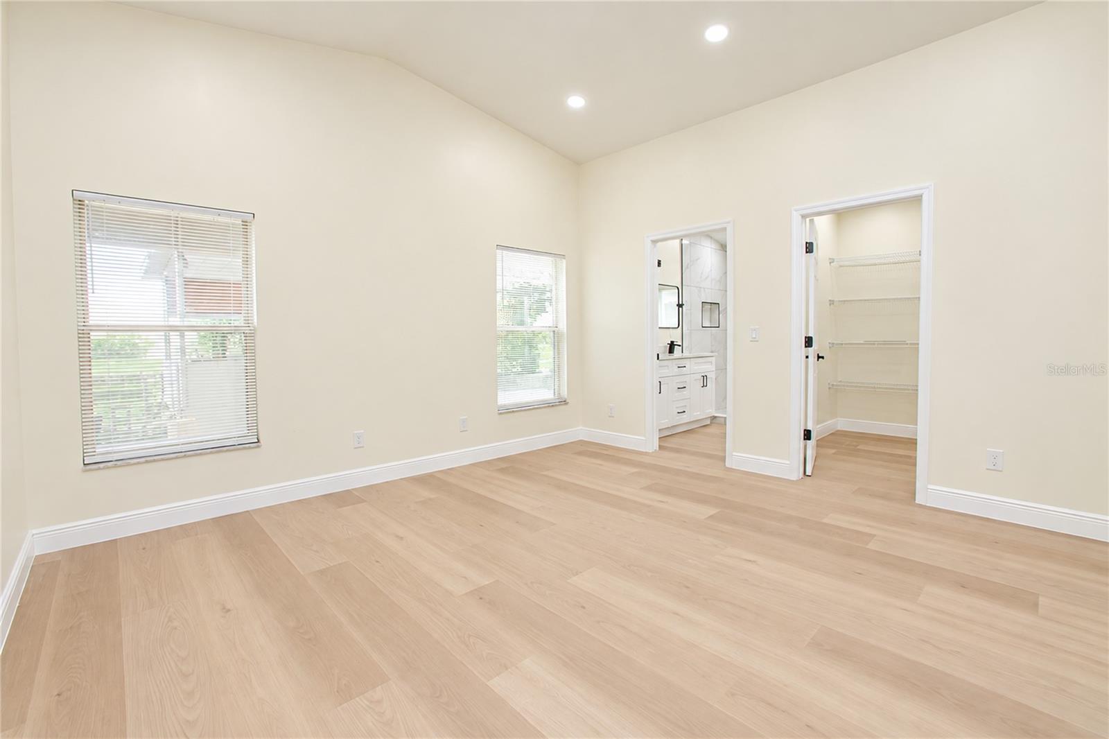 566 Wechsler Cir Property Photo 17