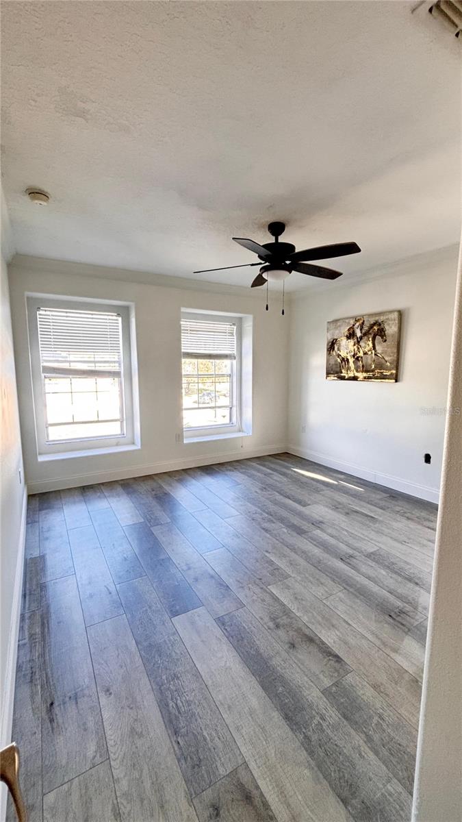 O6446367 Property Photo 10