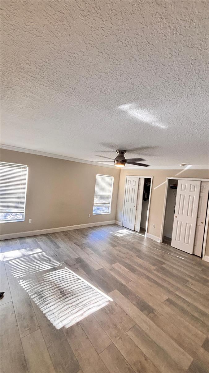 O6446367 Property Photo 11