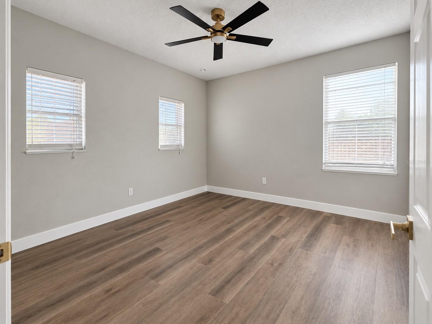 3111 Silver Fin Way Property Photo 15