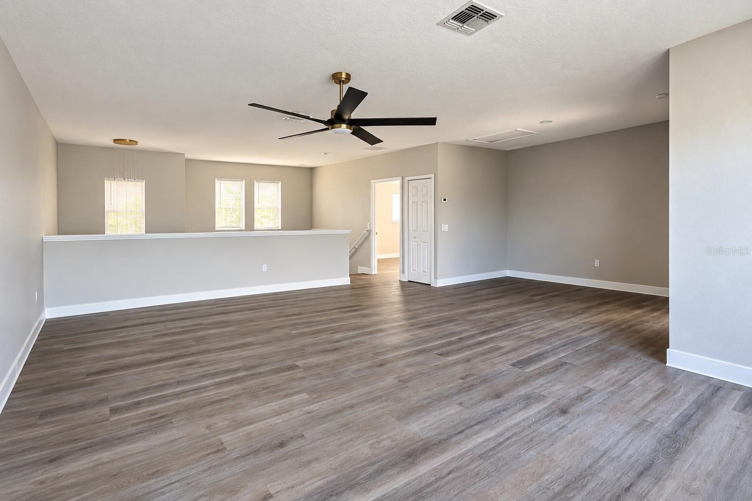 3111 Silver Fin Way Property Photo 18