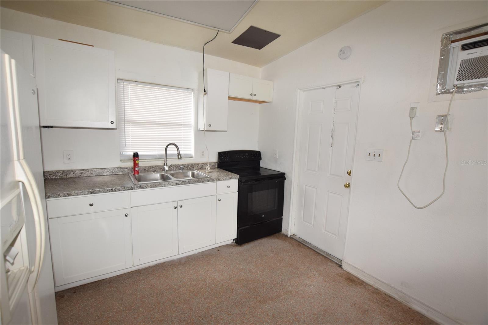 102 W Lancaster Rd Property Photo 11