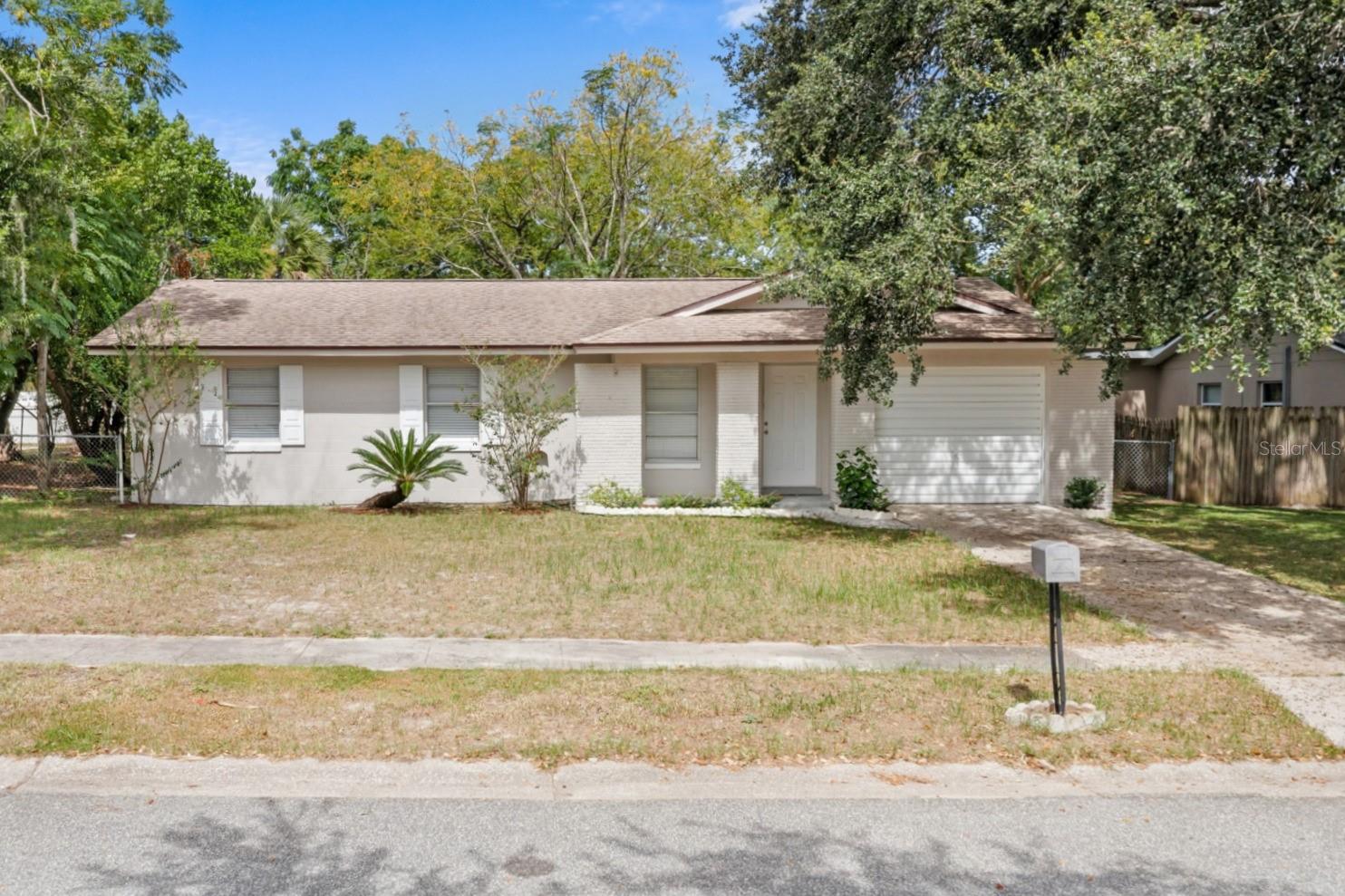 610 E Helm Way Property Photo 1