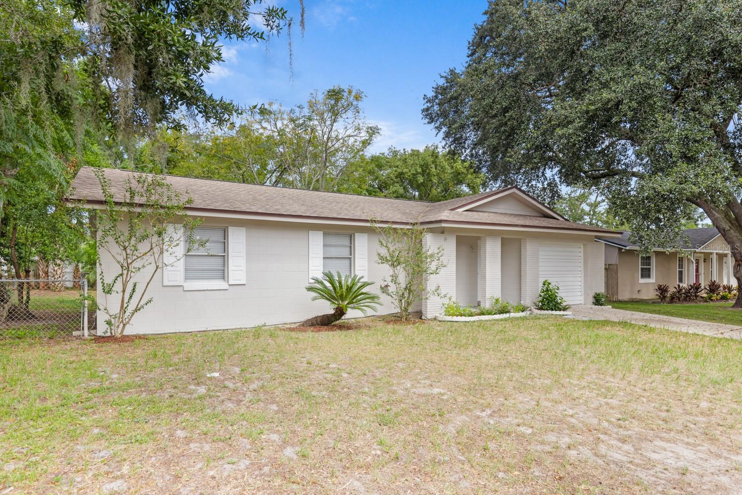 610 E Helm Way Property Photo 3