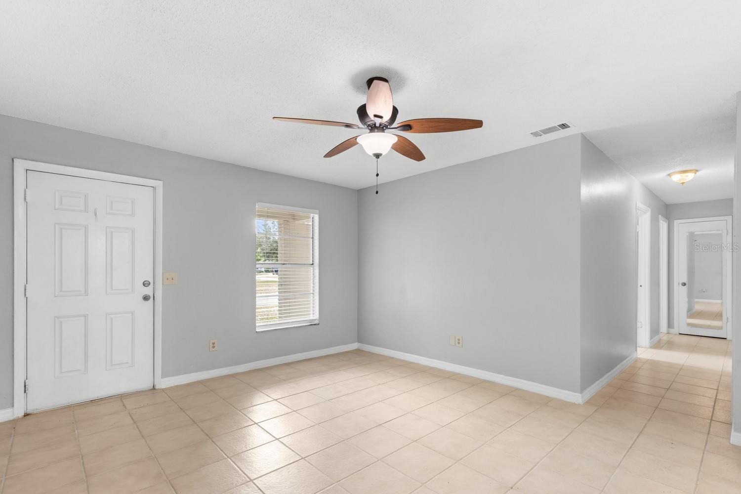 610 E Helm Way Property Photo 13