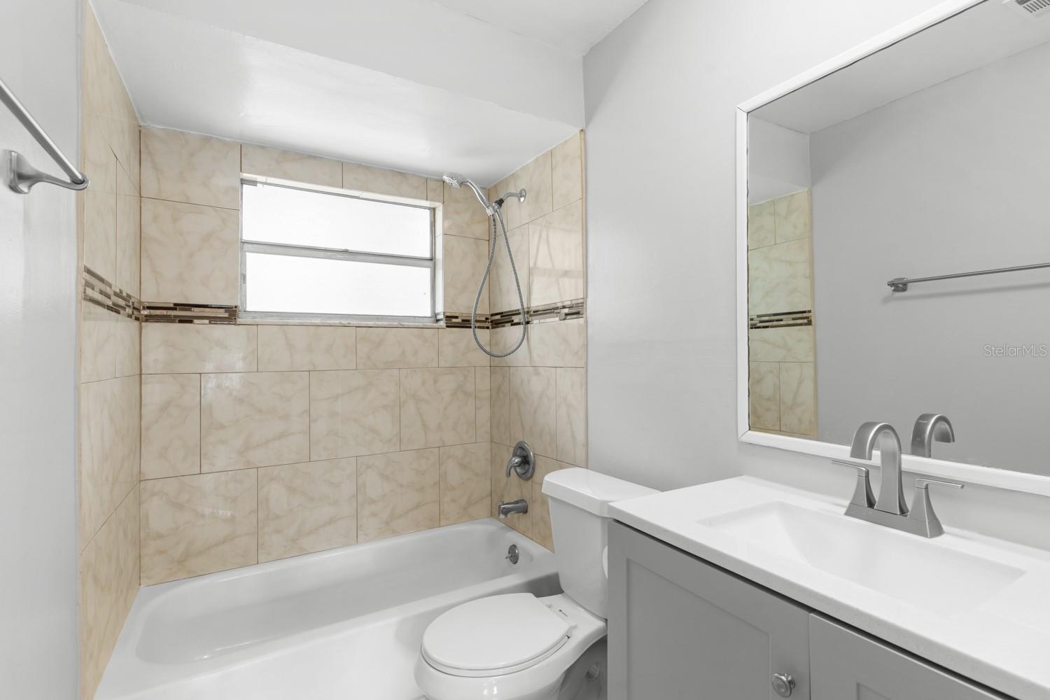 610 E Helm Way Property Photo 14