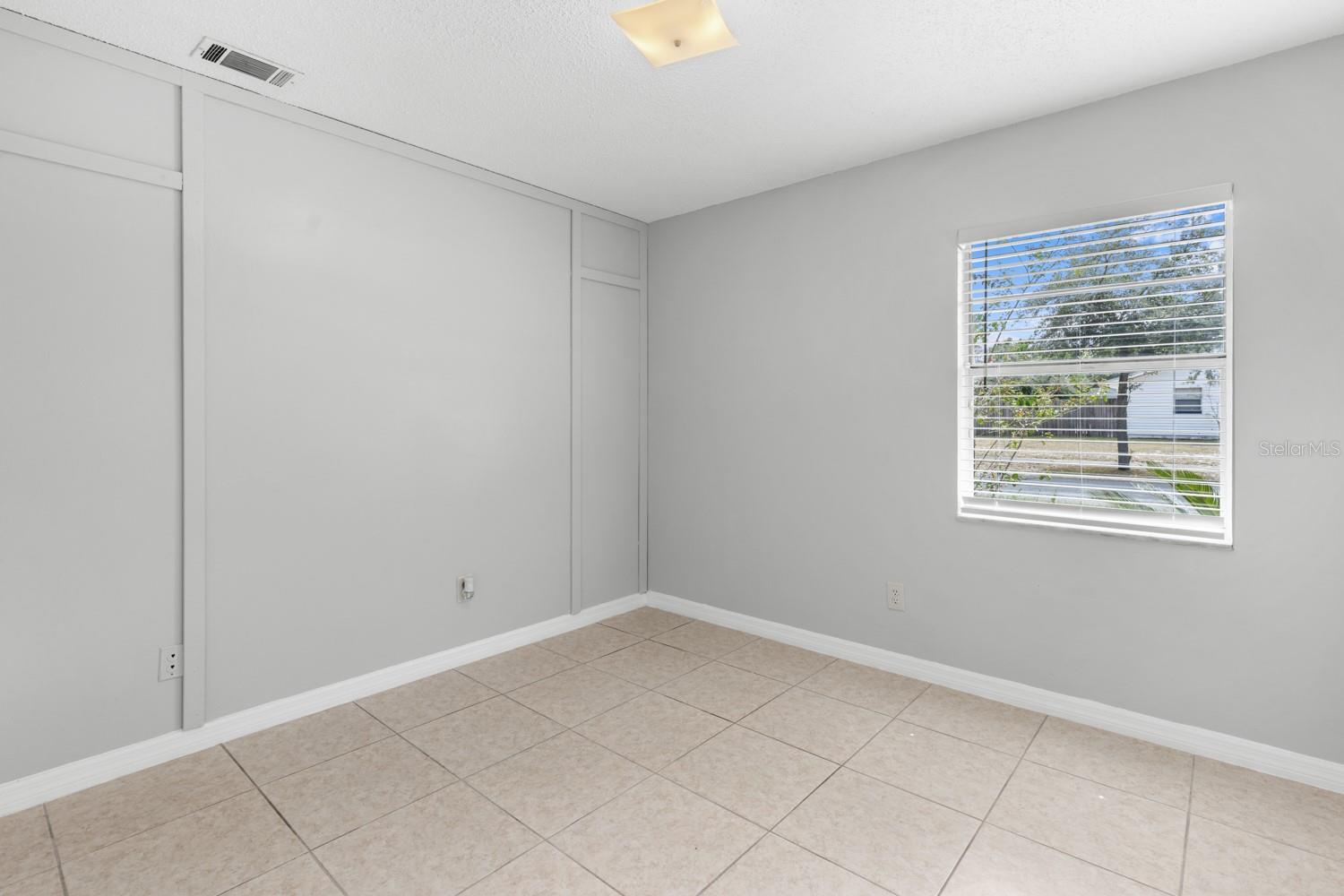 610 E Helm Way Property Photo 17