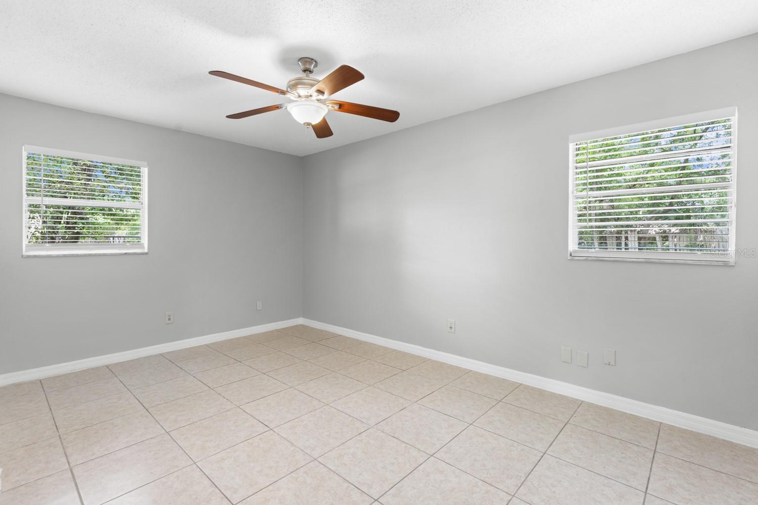 610 E Helm Way Property Photo 18