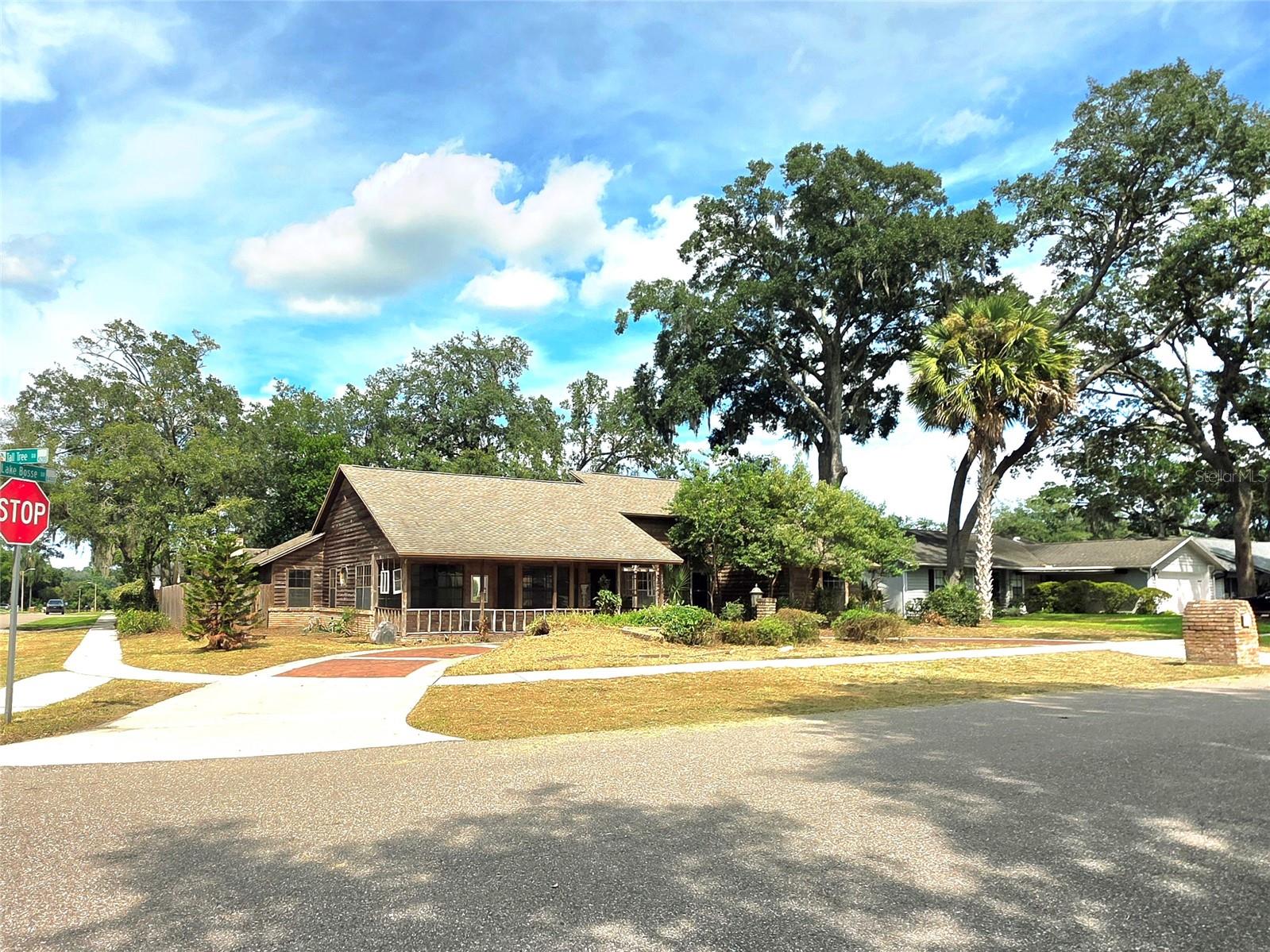 4231 Tall Tree Dr Property Photo 2