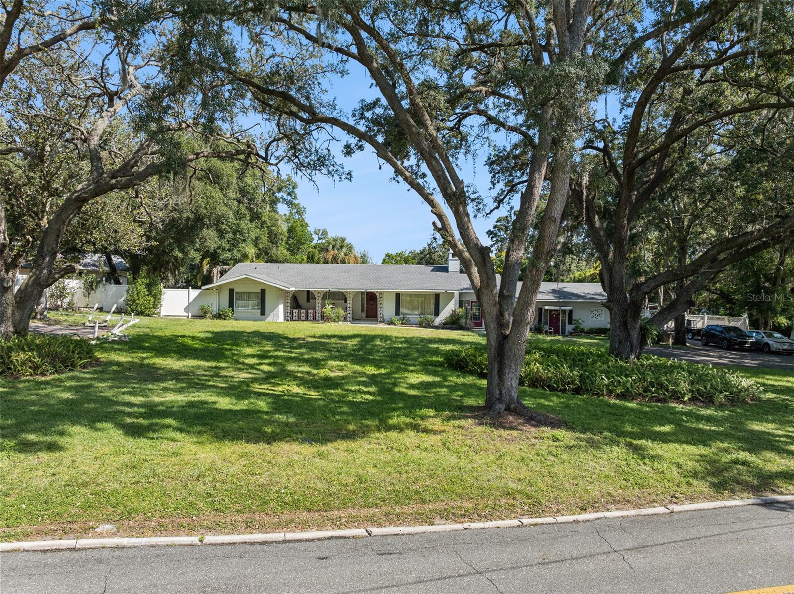 1505 E Crooked Lake Dr Property Photo 3