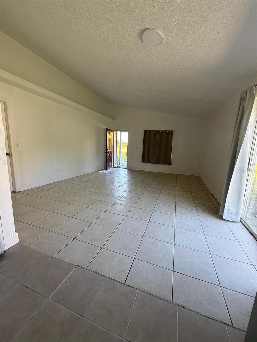 641 Conroy St Property Photo 2