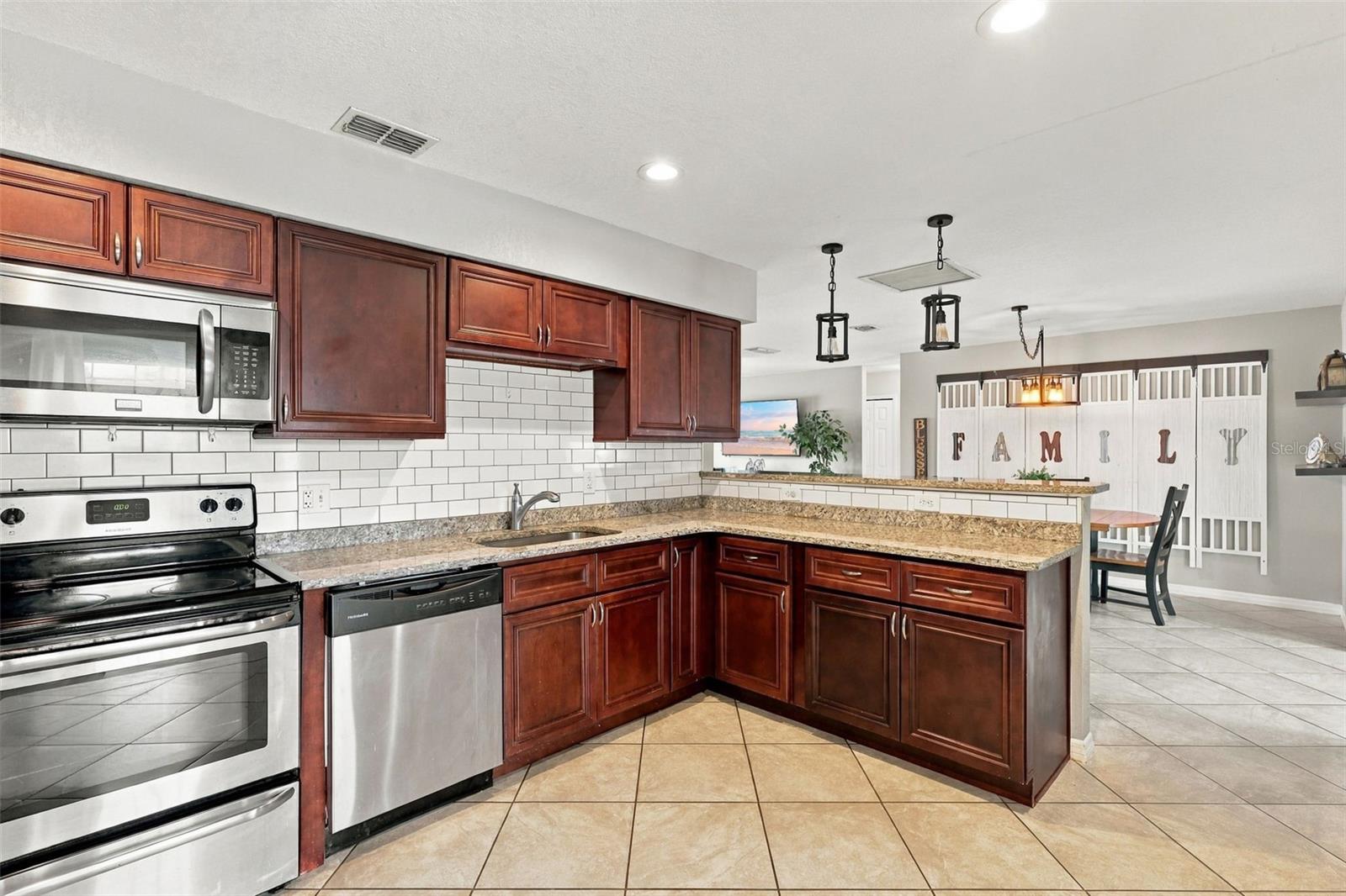 1379 Dandelion Dr Property Photo 10