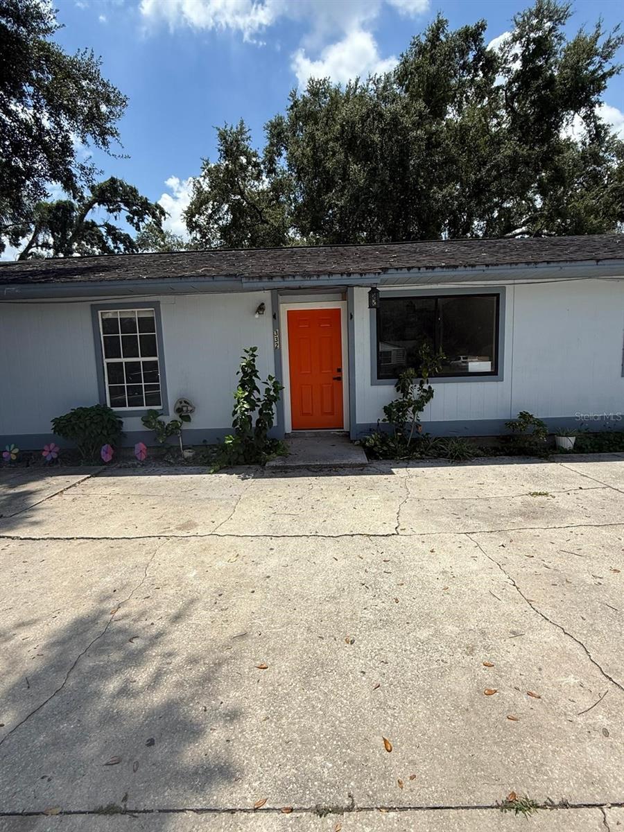 328 Pine St Property Photo 2
