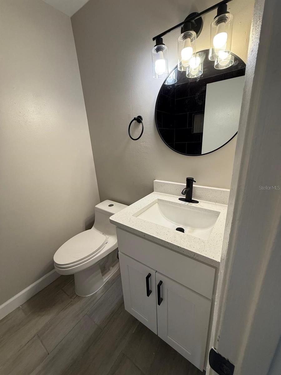 328 Pine St Property Photo 8