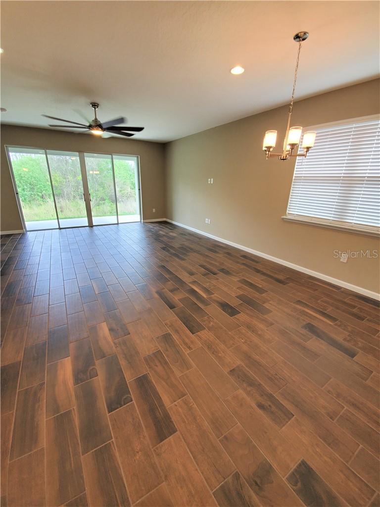 257 Summershore Dr Property Photo 8