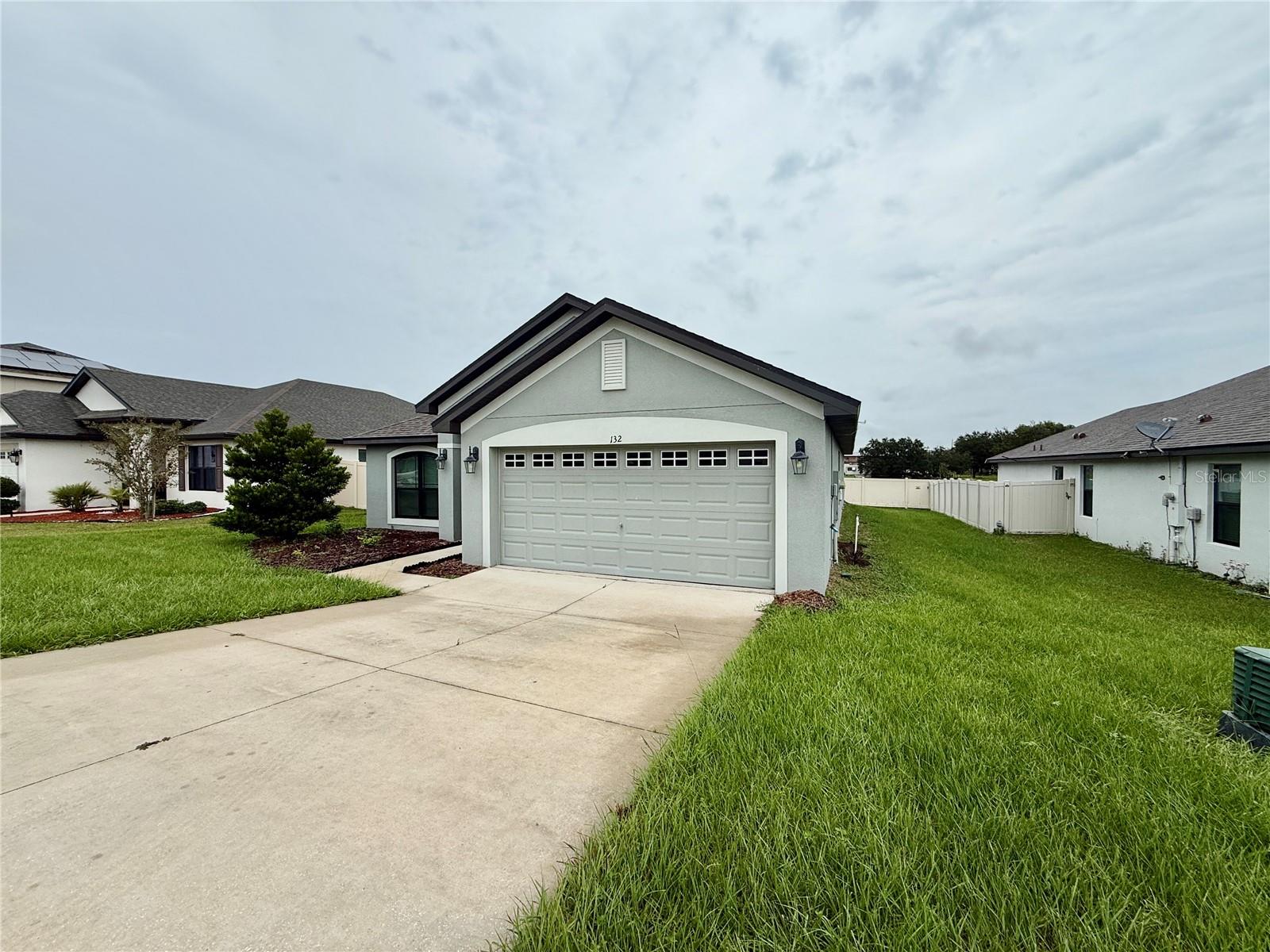 132 Bergamot Loop Property Photo 2
