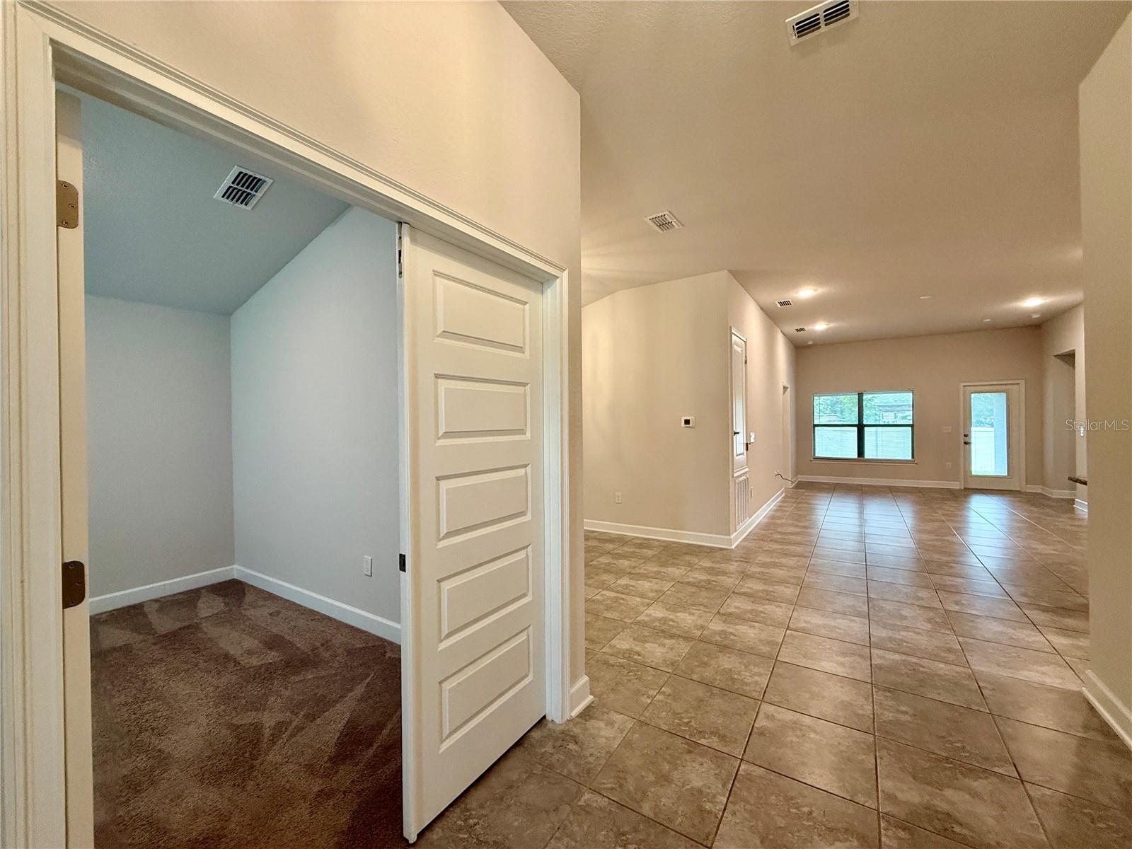 132 Bergamot Loop Property Photo 4