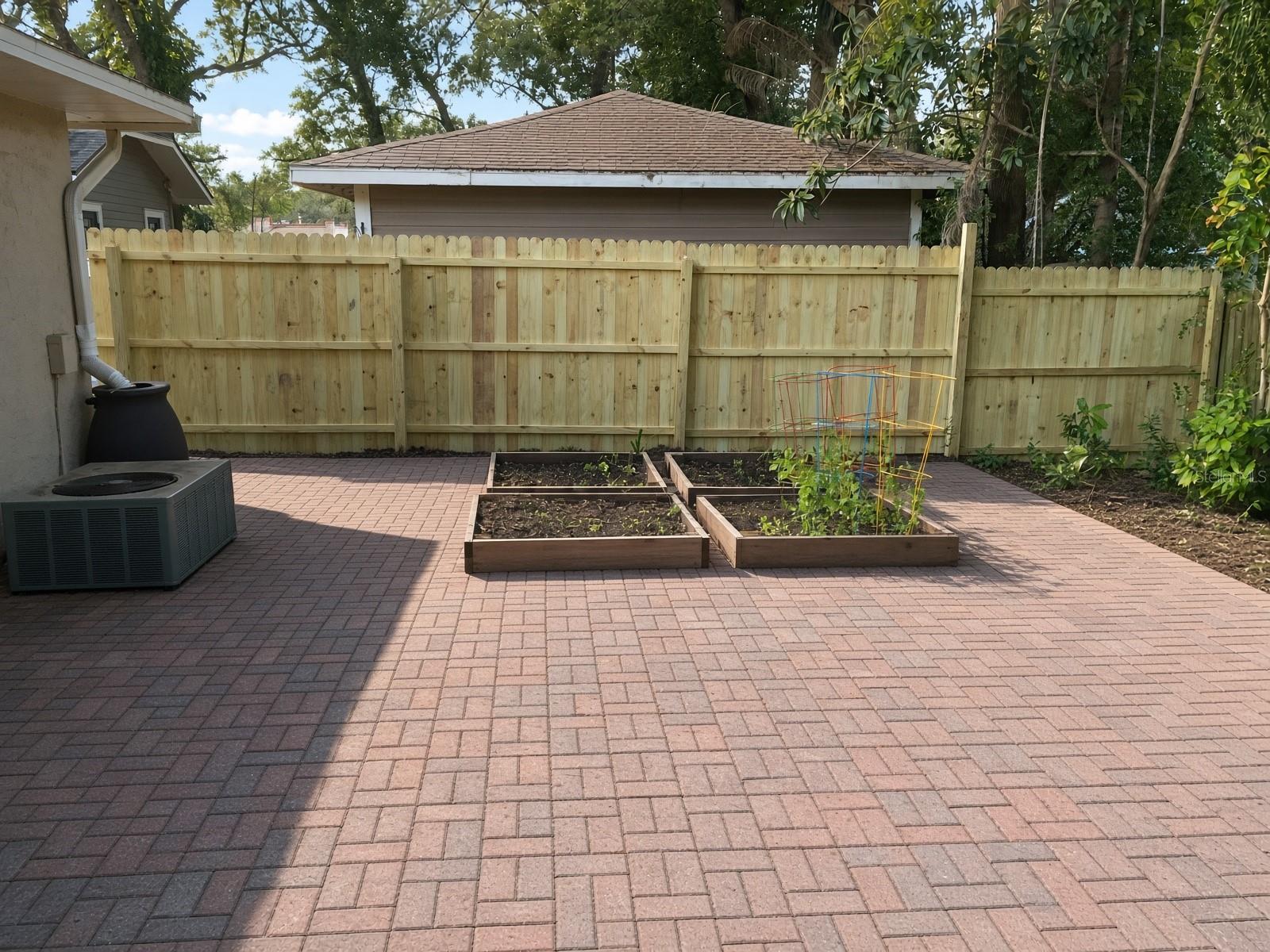 1515 E Central Blvd Property Photo 10