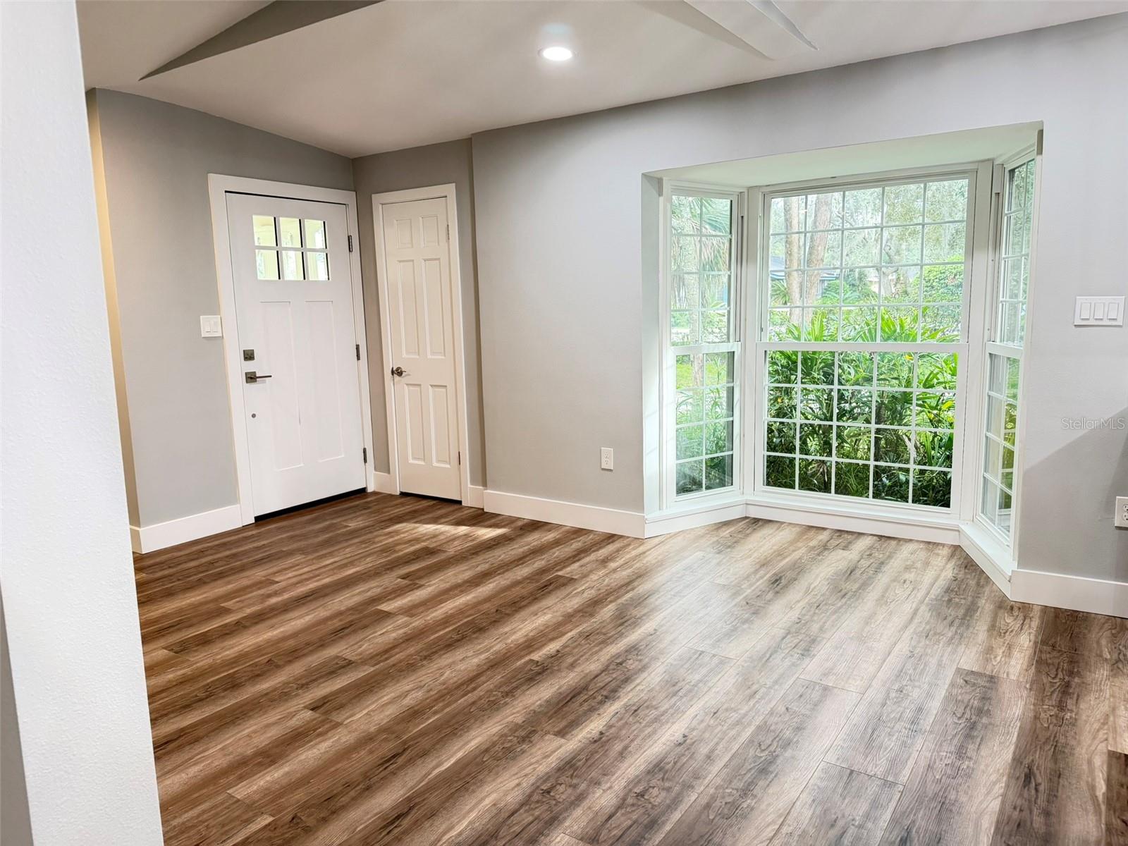 O6446473 Property Photo 3