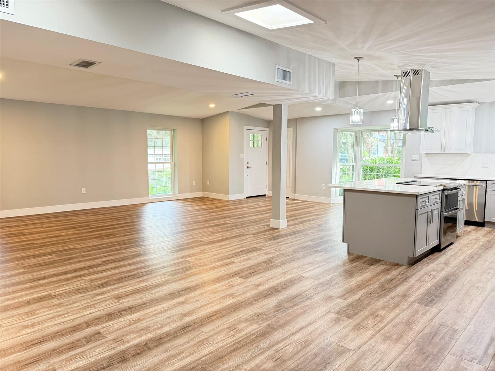 O6446473 Property Photo 4