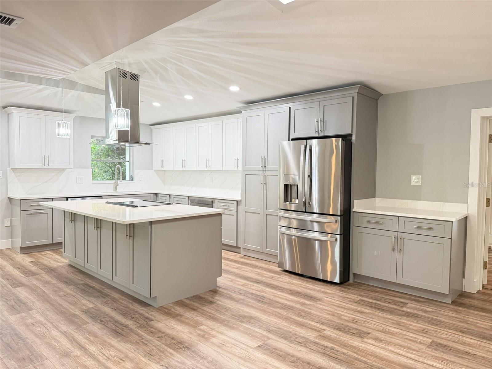 O6446473 Property Photo 7
