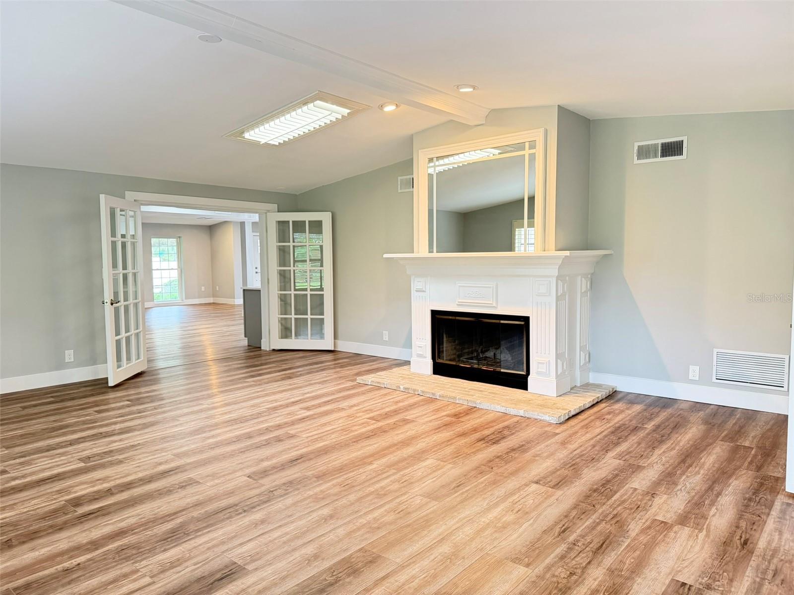 O6446473 Property Photo 13