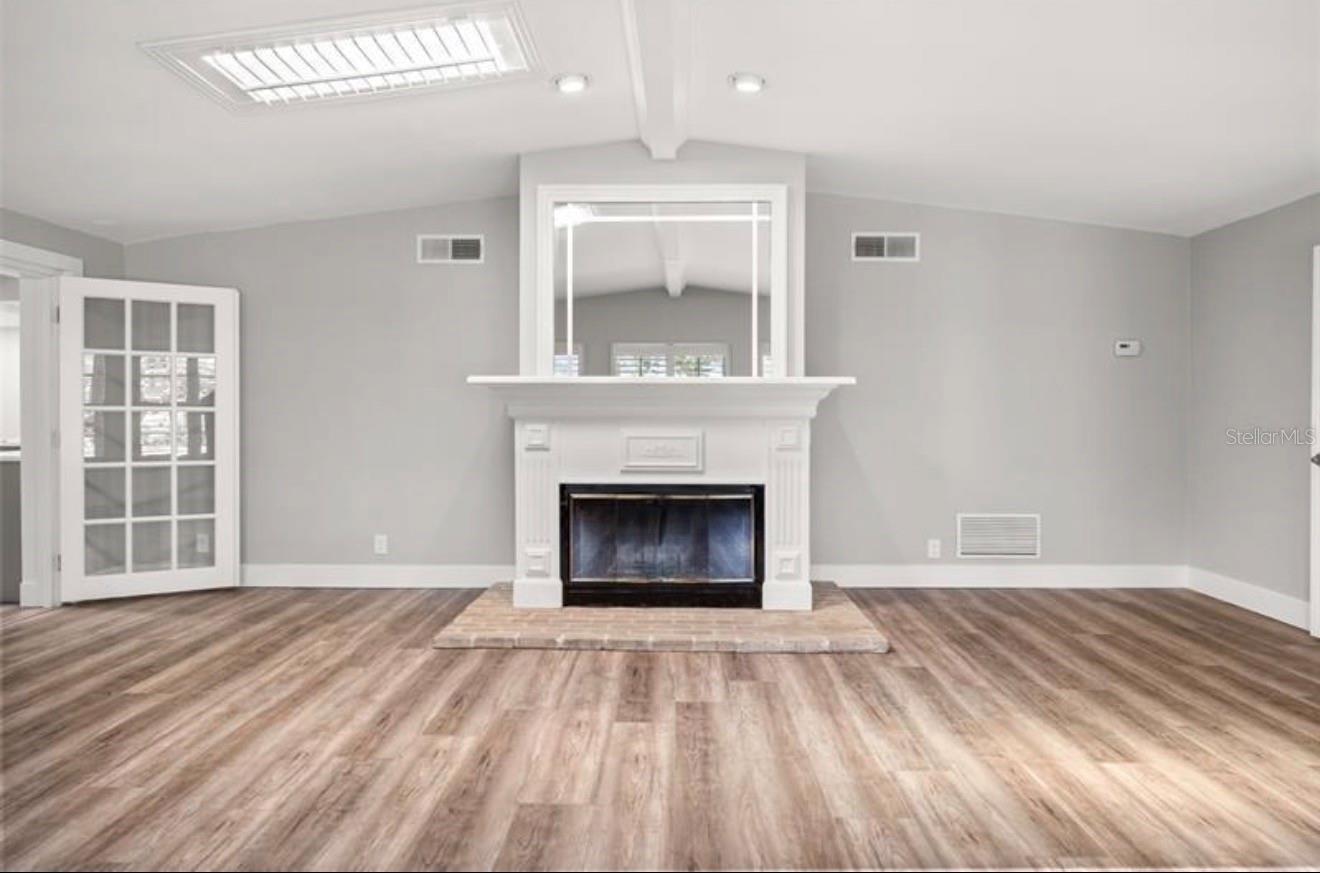 O6446473 Property Photo 14