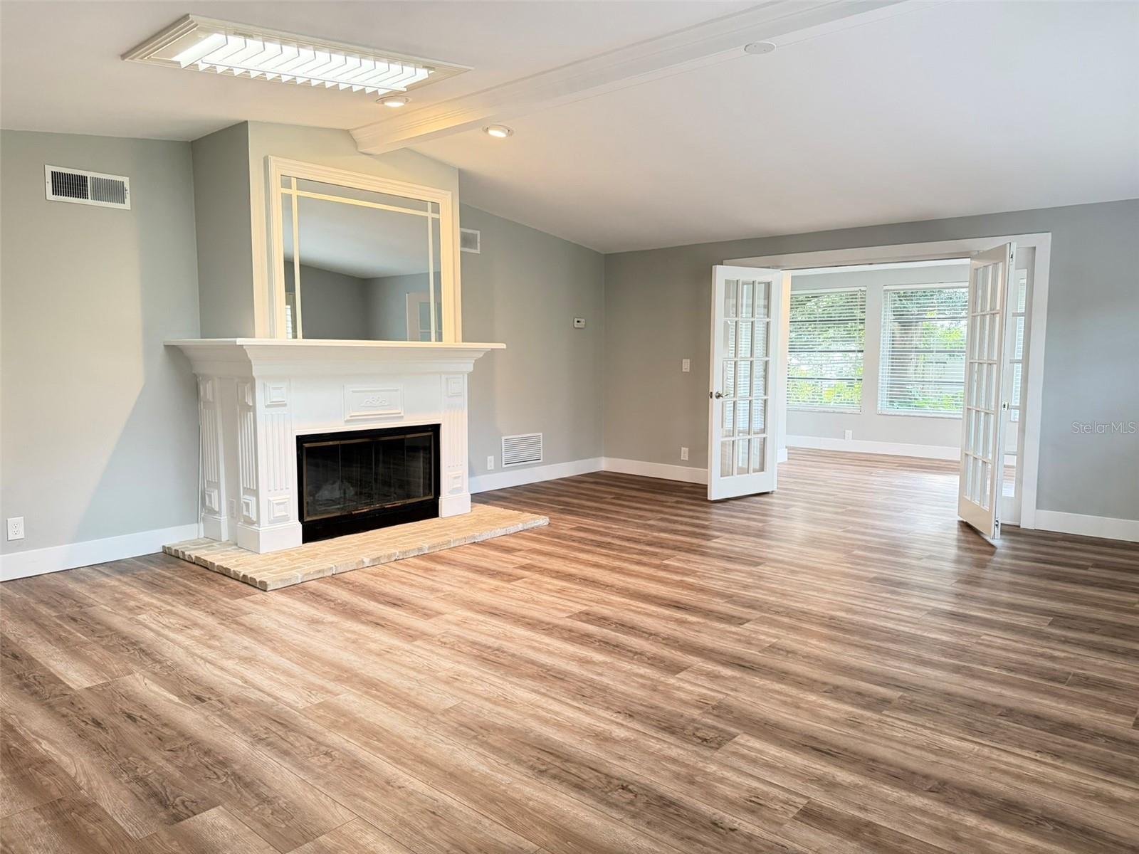 O6446473 Property Photo 15