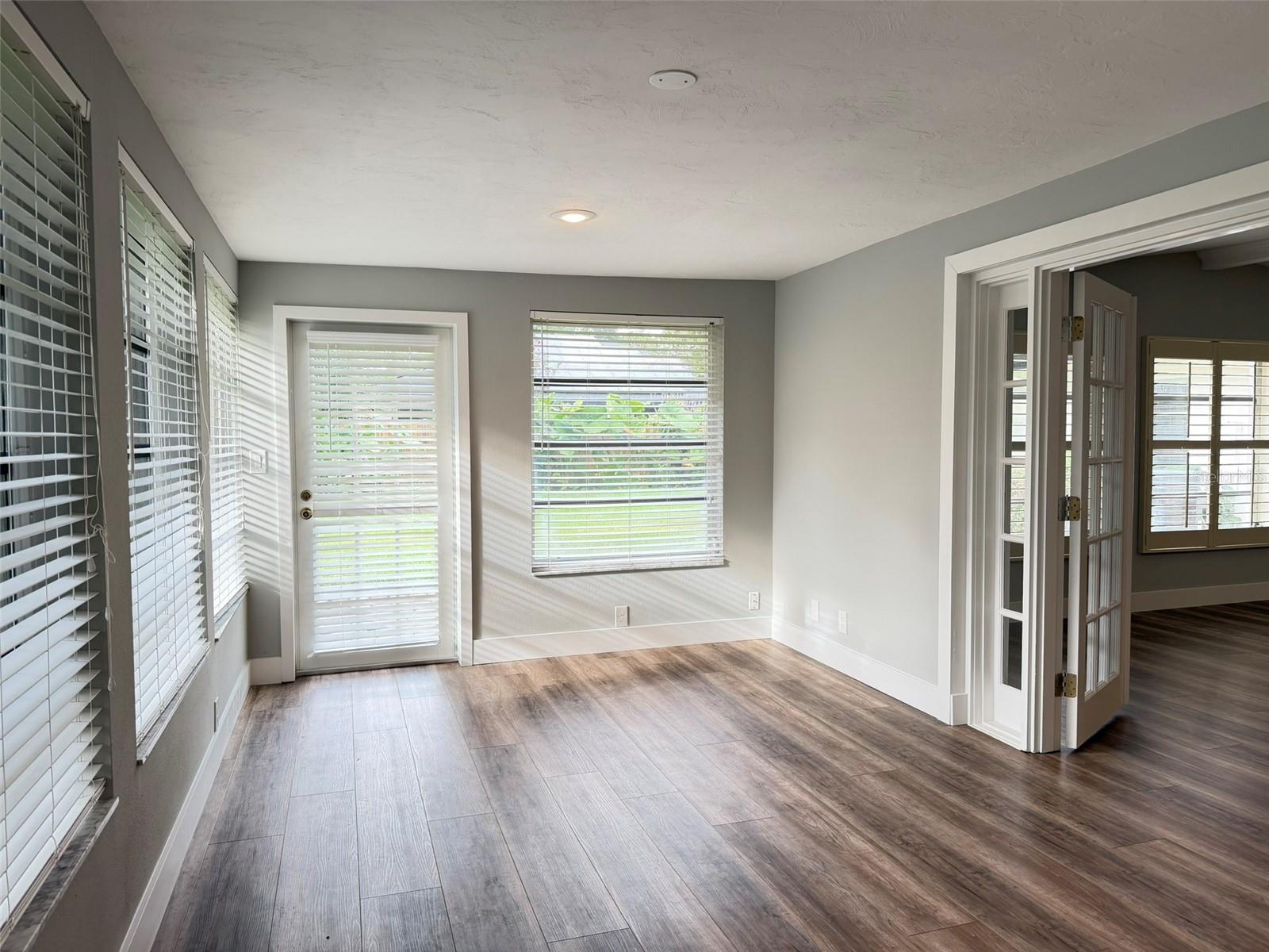 O6446473 Property Photo 16