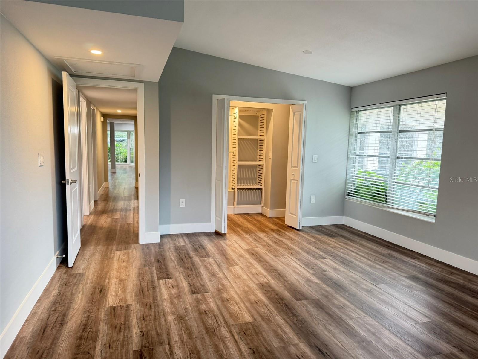 O6446473 Property Photo 20