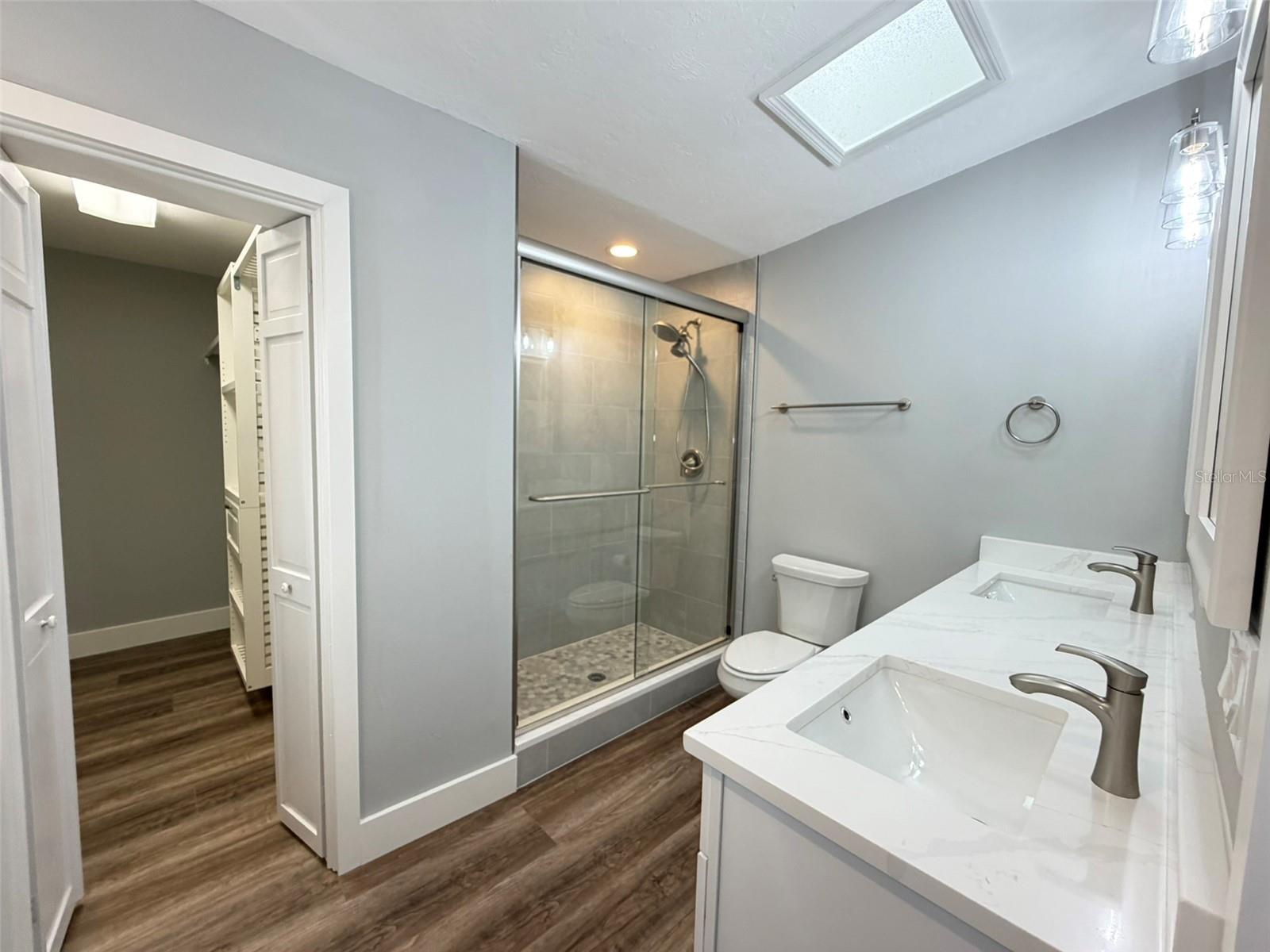 O6446473 Property Photo 25