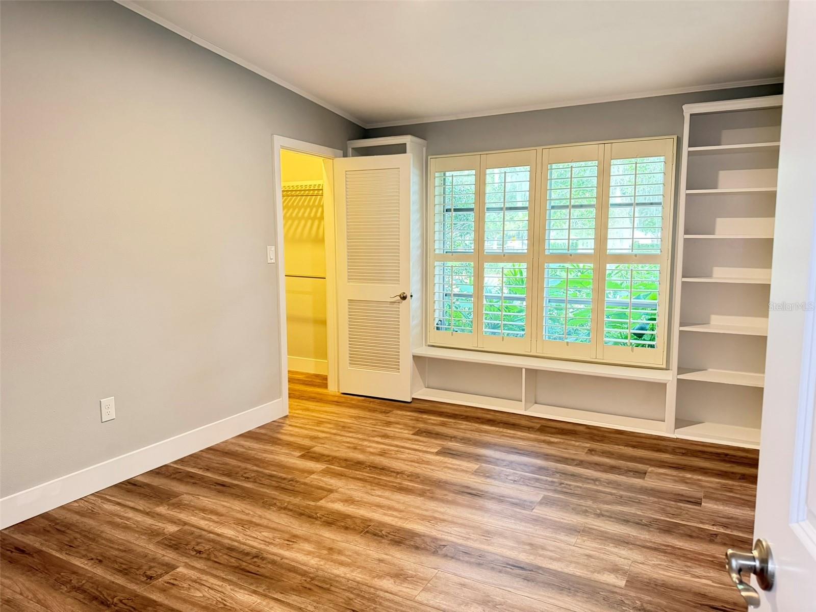 O6446473 Property Photo 30