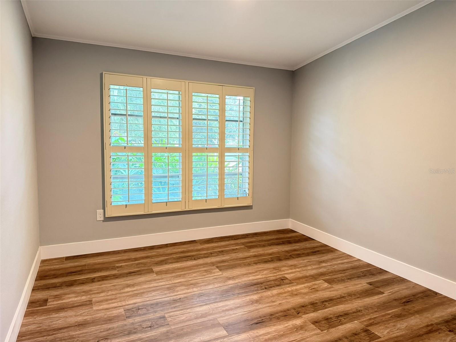O6446473 Property Photo 34