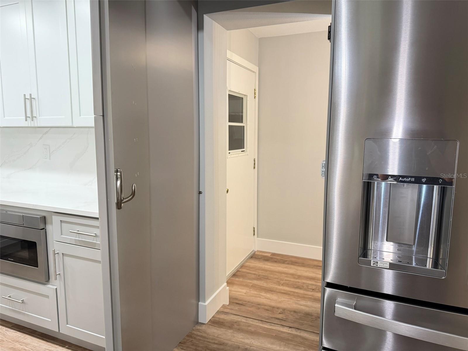 O6446473 Property Photo 38