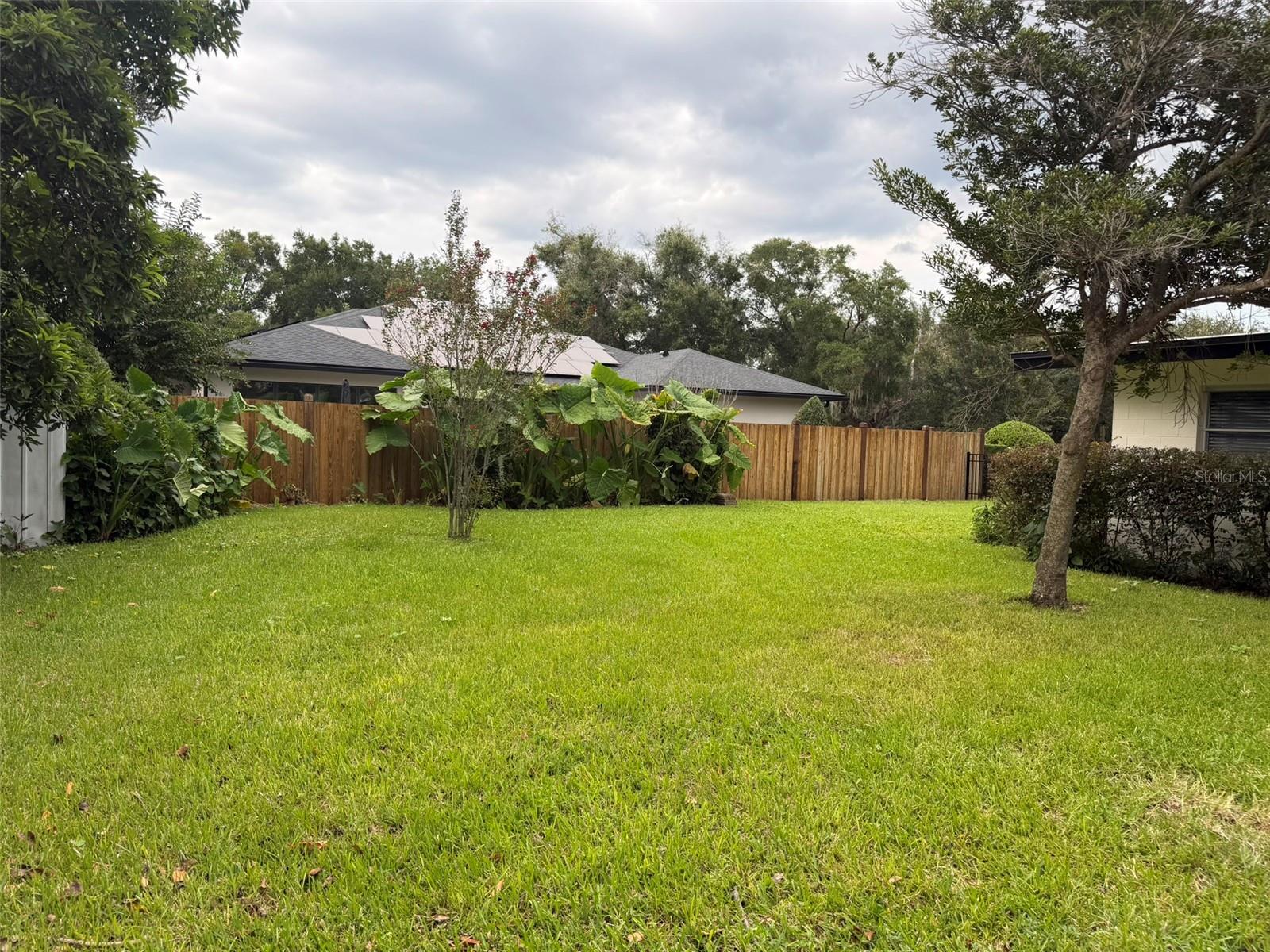 O6446473 Property Photo 45